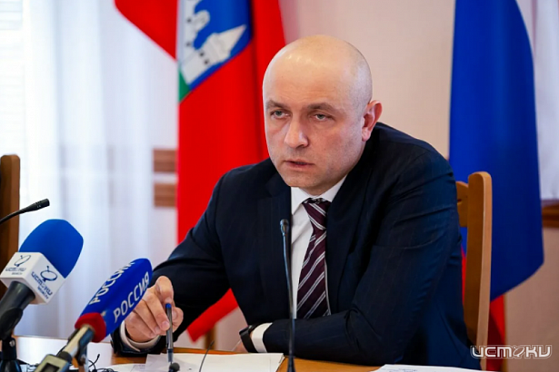 Эксперты спрогнозировали отставку Юрия Парахина в 2022 году