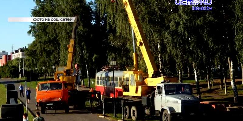 Жителей ул. Раздольная терроризируют стаи агрессивных собак, на месте слияния Оки и Орлика установили трамвай, а Парахин продолжает оставаться самым х...