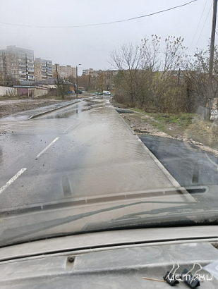 Жители Мценска жалуются на новую дорогу, размытую дождём