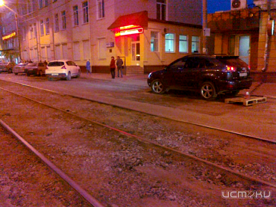 Новости за 90 секунд:На Приокском терминале загорелось 40 тонн бензина, коммунальщики продолжают латать недавно отремонтированный асфальт, а орловчане могут помочь чиновникам потратить областные деньги.