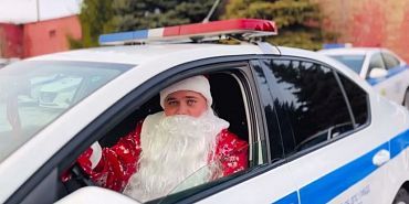 Сотрудники Госавтоинспекции сердечно поздравляют орловчан с наступающим Новым годом!  Сотрудники Госавтоинспекции сердечно поздравляют орловчан с наступающим Новым годом!