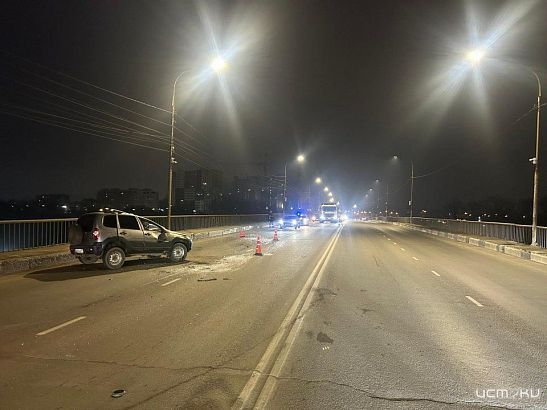  В Орле на Раздольной опрокинулся автомобиль