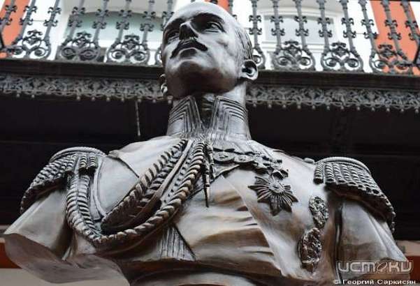 В Орле накануне установили бюст Михаилу Романову