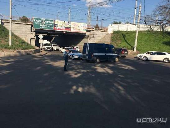 Вечное противостояние авто и вело: в Орле автомобиль наехал на велосипед