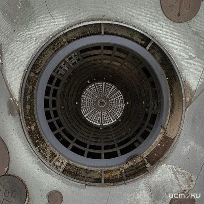 Мэрия заплатит орловчанке за падение в ливневый колодец