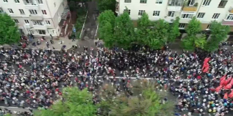 «Бессмертный полк» в Орле показали с высоты птичье