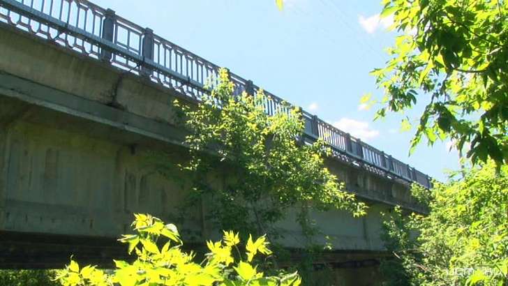 Новые балки на мосту Дружбы в Орле уже требуют ремонта