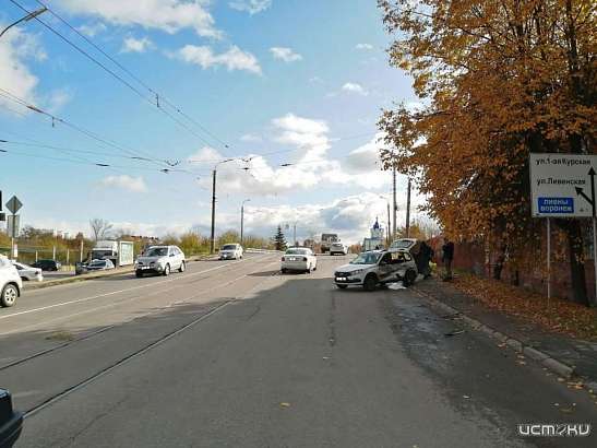 В Железнодорожном районе Орла не разъехались Citroen C4 и «Лада»