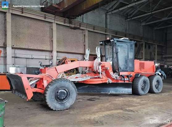 Орловская «Спецавтобаза» получила самоходный автогрейдер