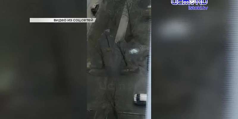 Видео: в Северном районе Орла бил фонтан из прорванной трубы
