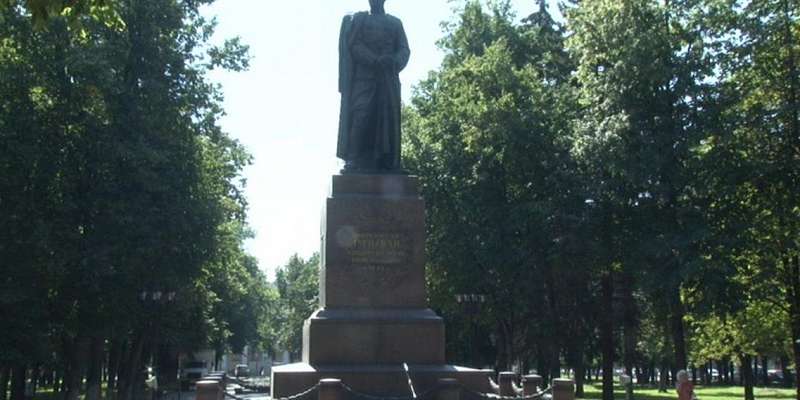 Закрыл командующего армией своим телом: в Орле почтили память Гуртьева