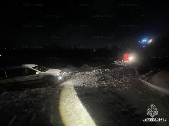 Дважды за сутки сотрудники орловского МЧС выезжали на буксировку автомобилей
