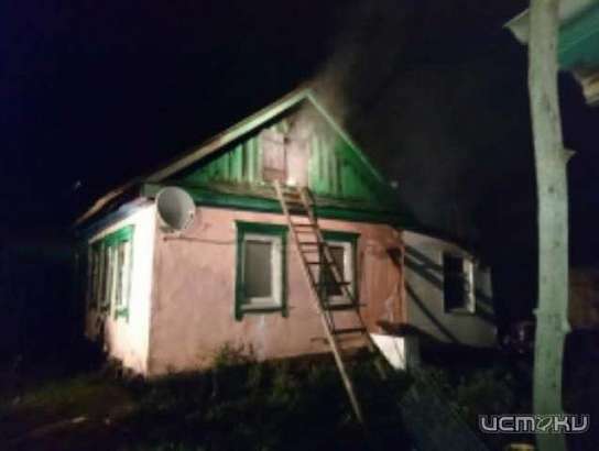 В Орловском районе горела хозпостройка и жилой дом