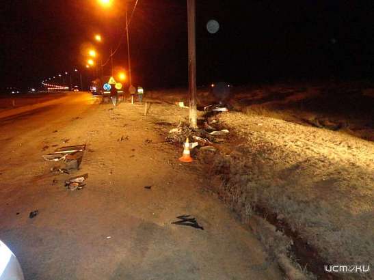 ДТП под Орлом: «Опель» врезался в бетонную опору и съехал с трассы