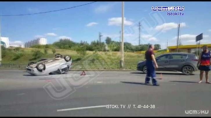 Не уступила дорогу: автомобилистка спровоцировала ДТП с переворотом в Орле
