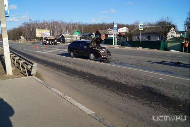 Рено и «Лада» столкнулись на трассе под Орлом