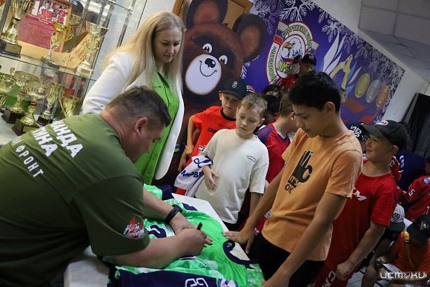 Орел посетил Олимпийский чемпион по хоккею Орел посетил Олимпийский чемпион по хоккею