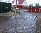 Дорога стала рекой! Как недалеко от деревни Конёвка проводят плановые ремонтные работы?