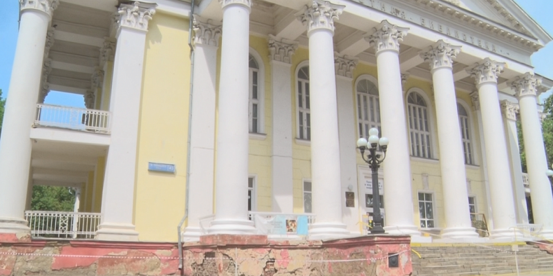 Орловскую библиотеку Бунина обследовали эксперты и установили, что она нуждается в ремонте