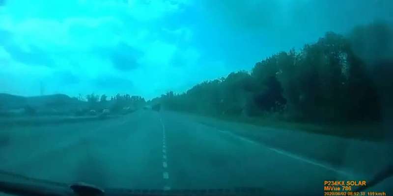Фатальный обгон: момент жуткого ДТП под Ливнами попал на видео