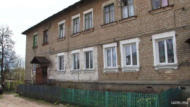 В Орле ищут возможность дать новые квартиры жильцам двухэтажки, где обрушился потолок