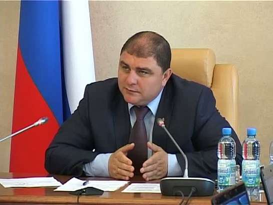 "Только на танках можно ездить. Вадим Потомский проехался по дворовым территориям