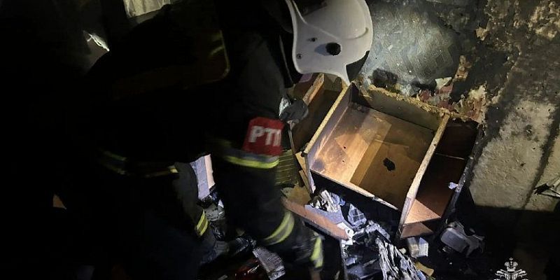 За сутки сотрудники МЧС России эвакуировали на пожарах 50 человек