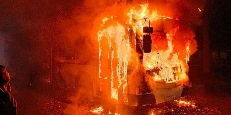 троллейбус загорелся В Орле сегодня утром загорелся подарок из Питера.