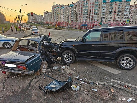 В Орле пенсионерка скончалась в столкновении легковушки и внедорожника