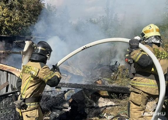 Пожар в жилом доме и возгорание сарая с трактором: сводка МЧС по Орловской области за прошедшие сутки