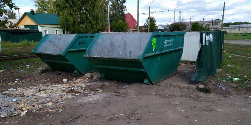 В Орле работники добились от мусорного перевозчика зарплаты за июнь через прокуратуру