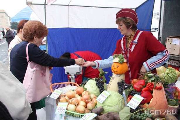 В Орловской области обеспеченность жителей торговыми площадями почти на 73% превосходит установленные нормативы
