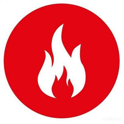 В Орле горят склады рядом с главным зданием ГИБДД