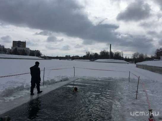Орловские моржи окунулись в Оку