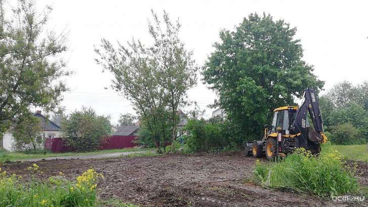 Жители Лужков за свой счет оборудуют детскую площадку