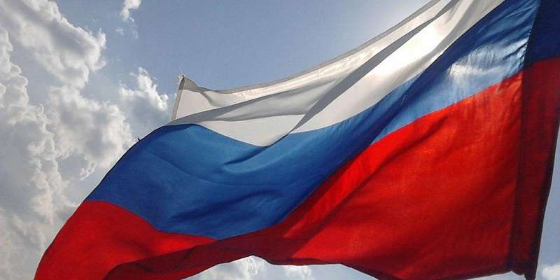 Орловчане станцуют, прославляя Россию и триколор