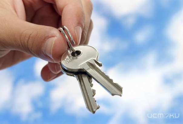 60 детей-сирот получили ключи от собственных квартир