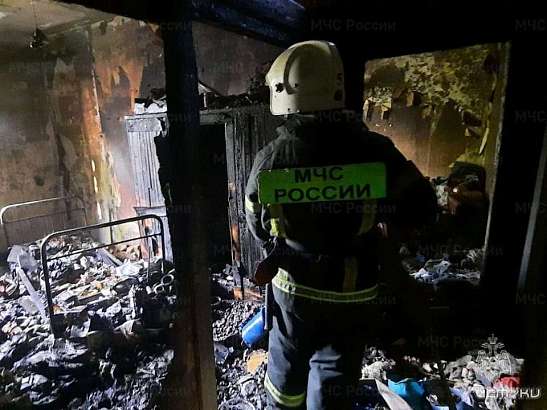 На улице Васильевской в Орле в горе мусора в квартире едва не сгорел мужчина