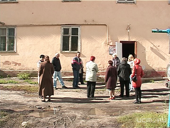 Дом-призрак: двухэтажка, которой не должно было быть еще 30 лет назад 