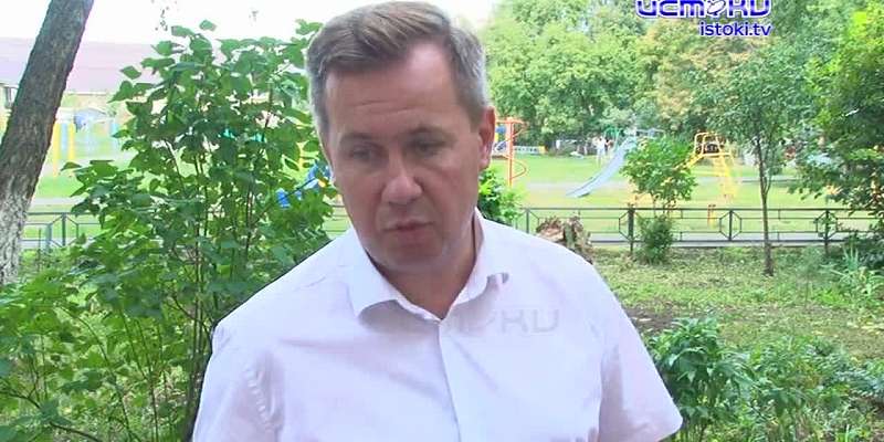 Качество ремонта орловских дворов проверил глава заксобрания Леонид Музалевский