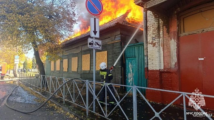 Пожар на улице Карачевская в Орле локализован