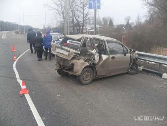На орловской трассе столкнулись «малыш» «Дэу Матиз» и грузовик «Скания»