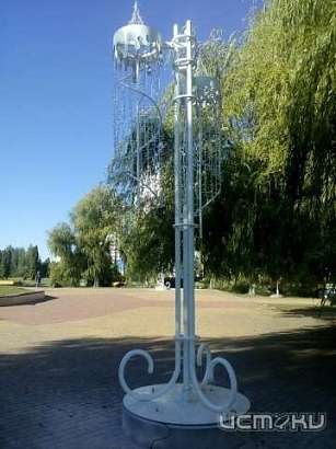 Площадь Содружества в Орле украсили 