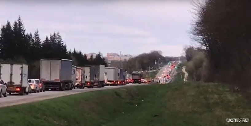 «Всегда, когда стройка, возникают проблемы»: Клычков о многокилометровой пробке на Карачевском шоссе в Орле