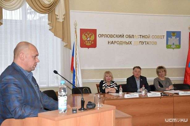 Теперь виновата пожарная сигнализация. Школу на Зеленина до Нового года не доделают