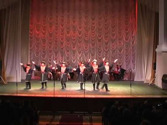 Астраханский государственный ансамбль песни и танца на сцене ДК ЖД