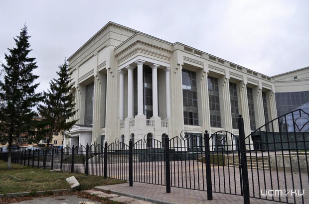 В понедельник пункт вакцинации, развернутый во Дворце пионеров им. Гагарина, будет перенесен в Фундаментальную библиотеку ОГУ