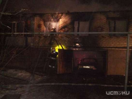 В Свердловском районе сгорел жилой дом