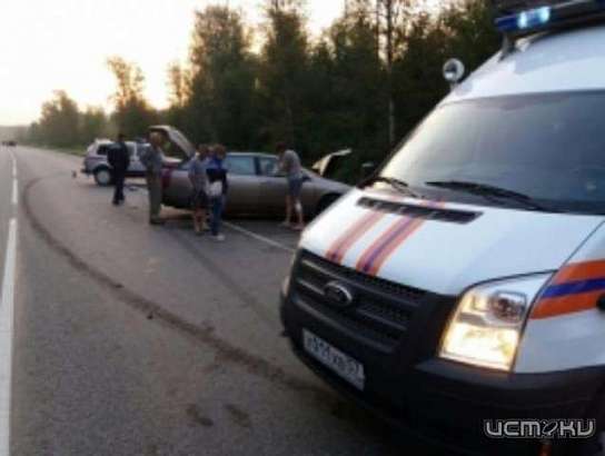 Под Орлом «Ниссан» врезался в «ГАЗ»