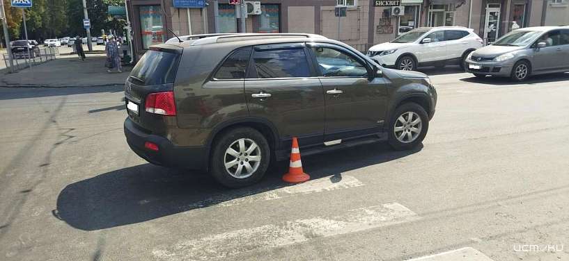 В Орле иномарка на пешеходном переходе сбила пенсионерку